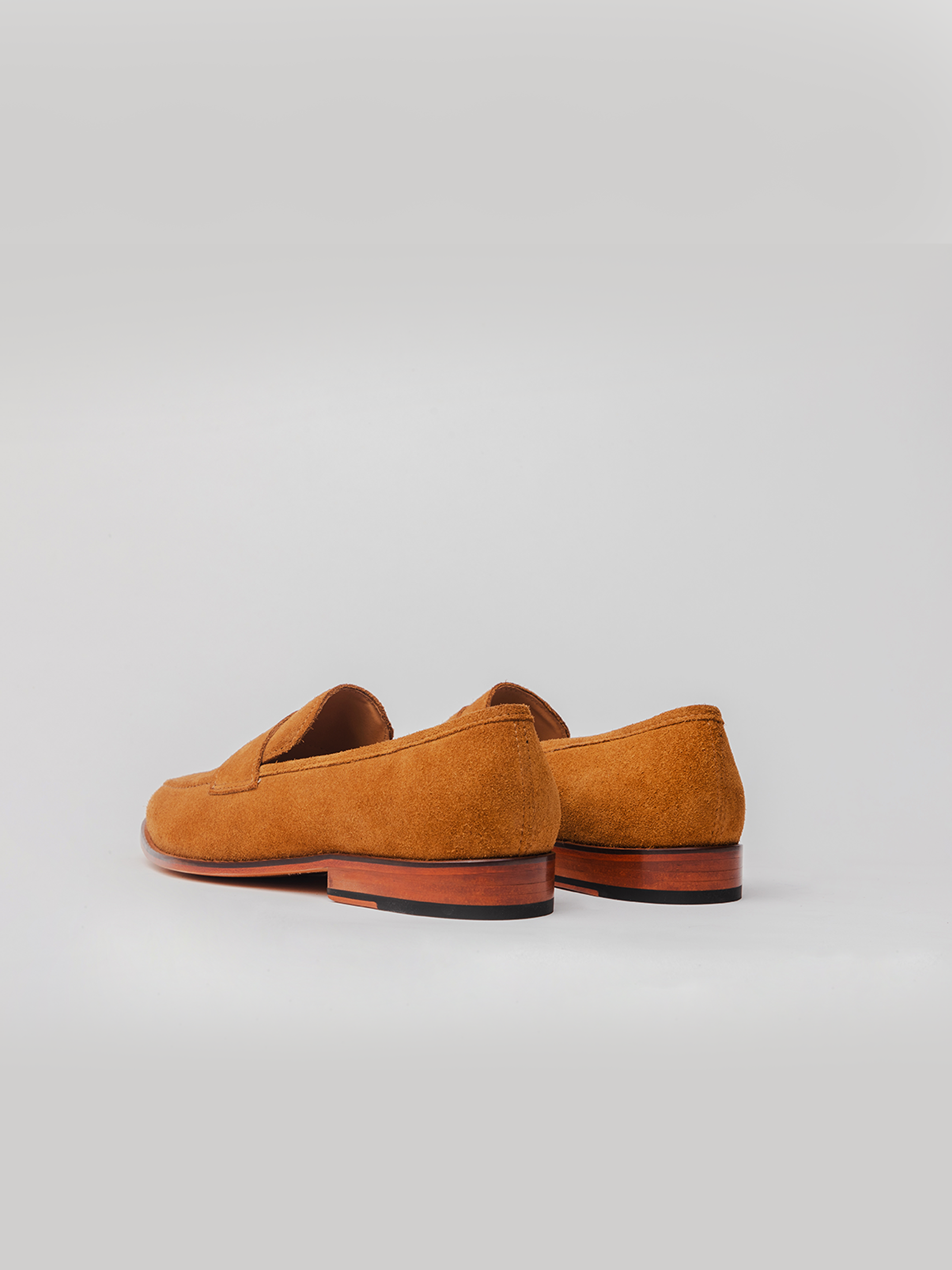 Rawls suede loafers. Never worn. Size 10.5 In Review: Bass Logan Suede Weejuns Loafers main image 4