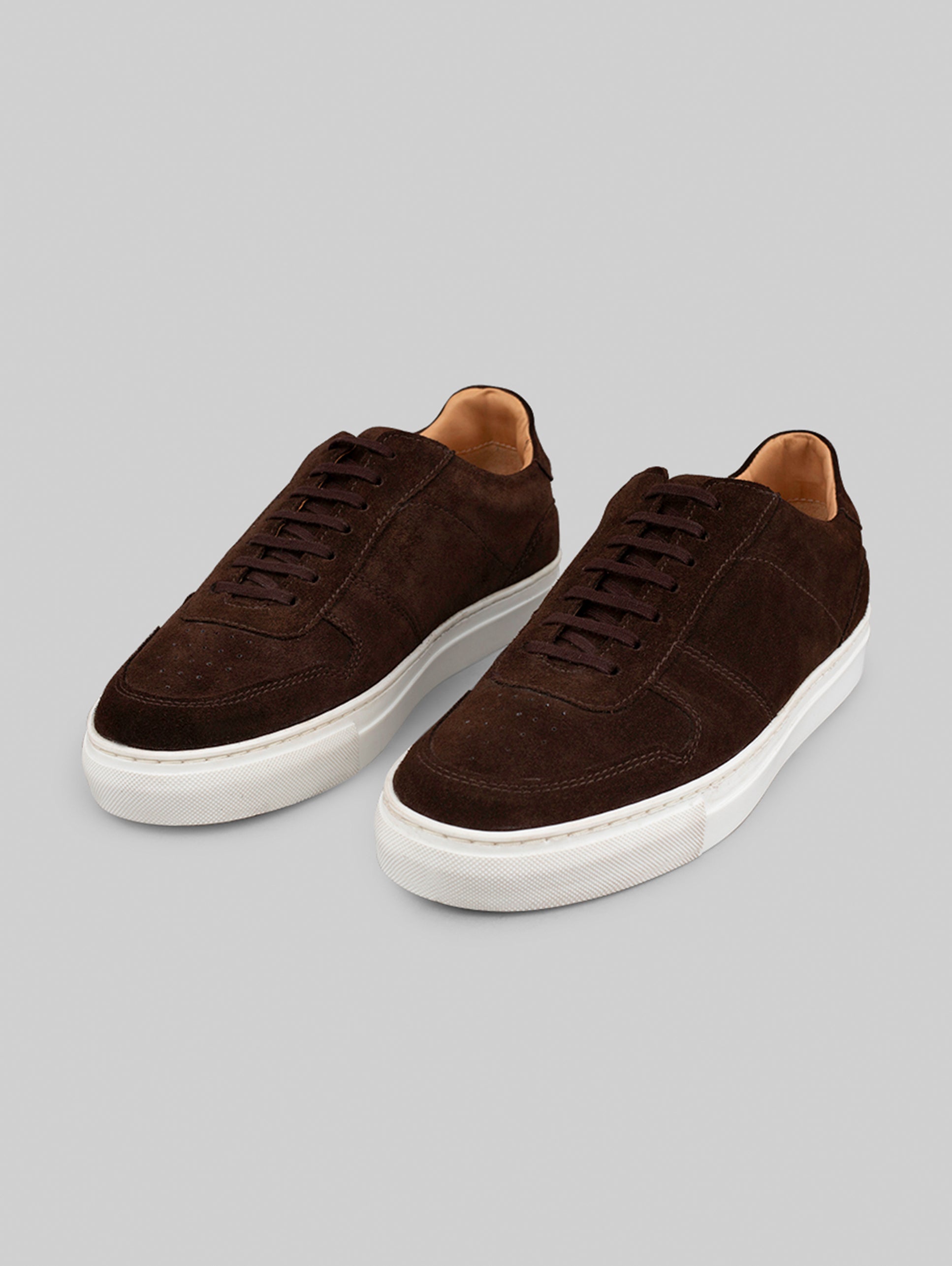 Choosing the Right Brown Sneakers