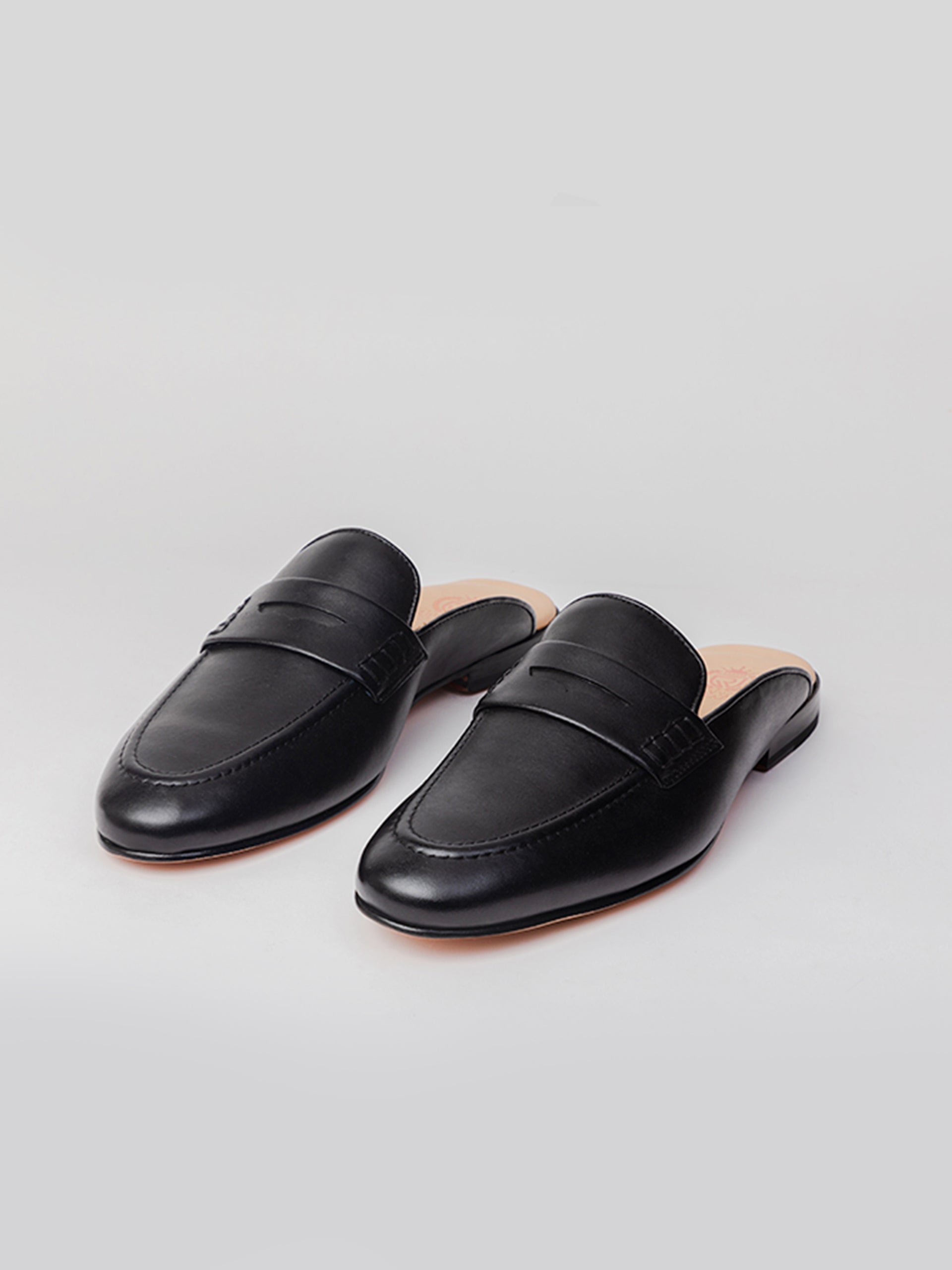 black dress mule shoes Robert Mules - 6 | 7 Stunning Oasis Black V pink glitter Discover the Jett Buckle Women's US Size:8